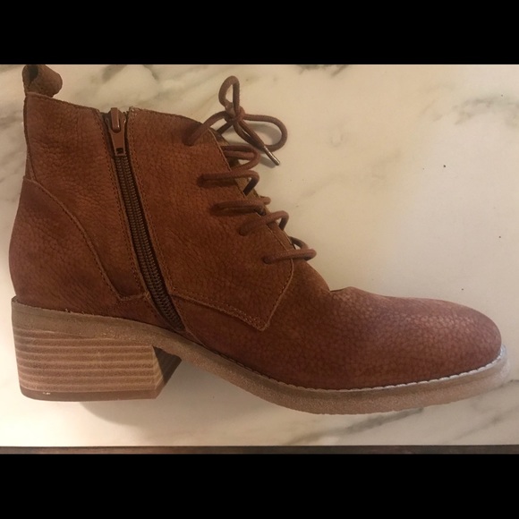 Brand new Lucky Boots!! - Picture 2 of 6